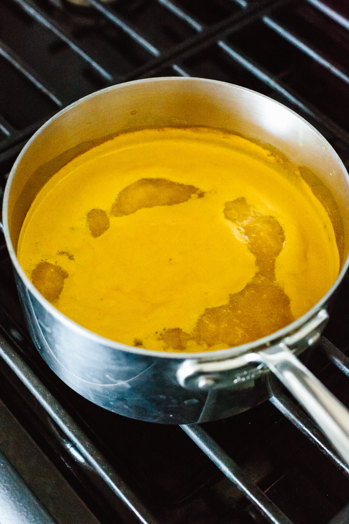 A pot boiling jamu juice.